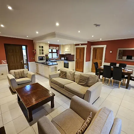 Casa vacanze 7 Clos Na Feirme Four Bedroom House With Hot Tub *