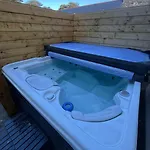 7 Clos Na Feirme Four Bedroom House With Hot Tub * Galway