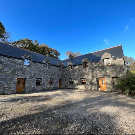 7 Clos Na Feirme Four Bedroom House With Hot Tub Holiday home