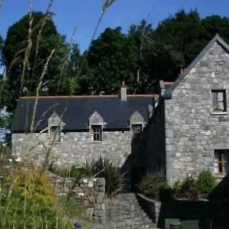 7 Clos Na Feirme Four Bedroom House With Hot Tub Holiday home Galway