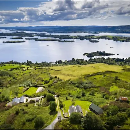 7 Clos Na Feirme Four Bedroom House With Hot Tub Holiday home *