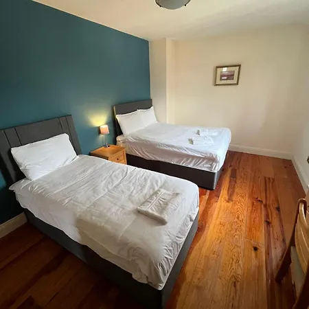 7 Clos Na Feirme Four Bedroom House With Hot Tub * Galway