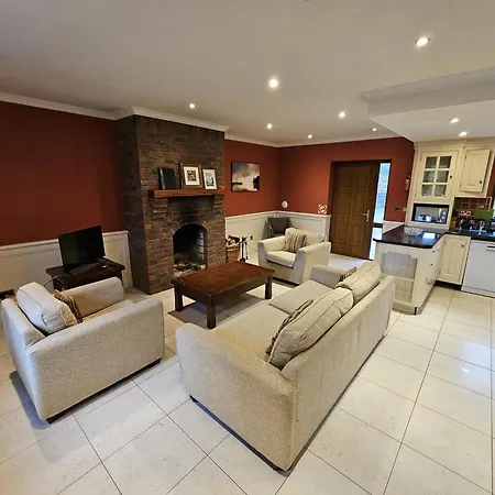 بيت للعطل 7 Clos Na Feirme Four Bedroom House With Hot Tub