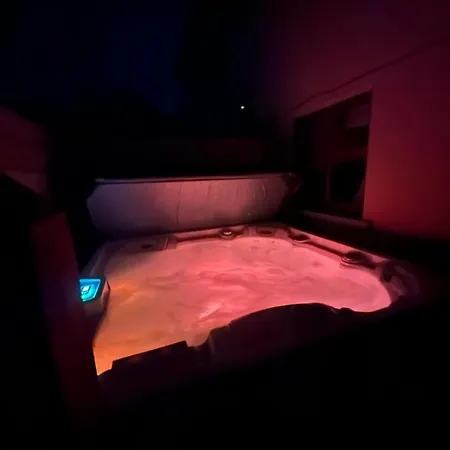Feriehus 7 Clos Na Feirme Four Bedroom House With Hot Tub *