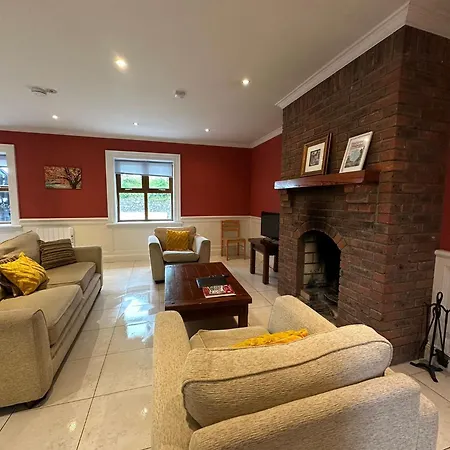 7 Clos Na Feirme Four Bedroom House With Hot Tub *
