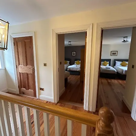7 Clos Na Feirme Four Bedroom House With Hot Tub * Galway