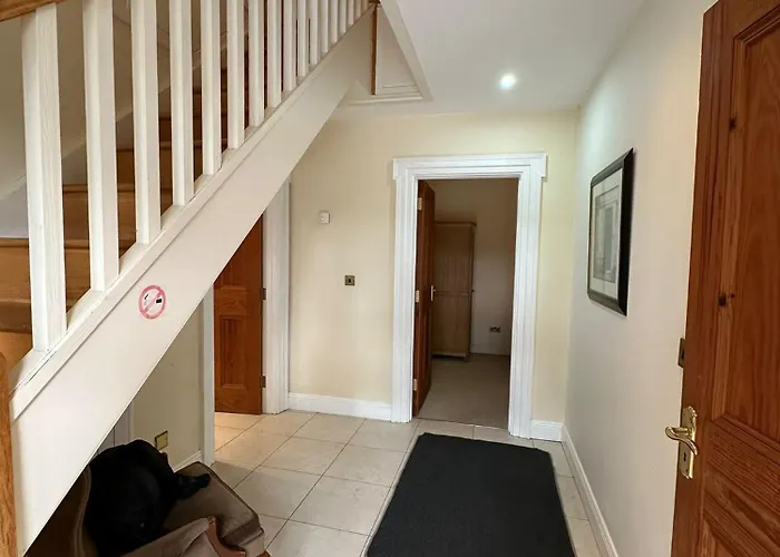 7 Clos Na Feirme Four Bedroom House With Hot Tub Galway