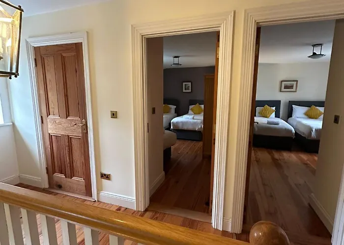 7 Clos Na Feirme Four Bedroom House With Hot Tub * Galway