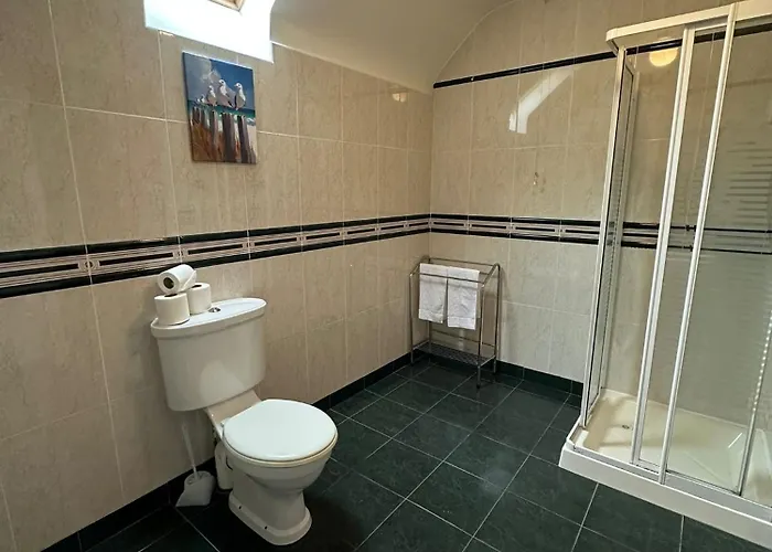 Сasa de vacaciones 7 Clos Na Feirme Four Bedroom House With Hot Tub Galway