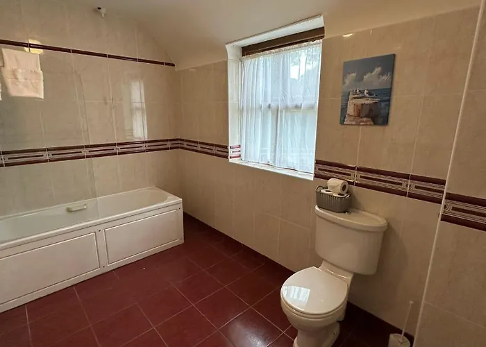 Сasa de vacaciones 7 Clos Na Feirme Four Bedroom House With Hot Tub Galway